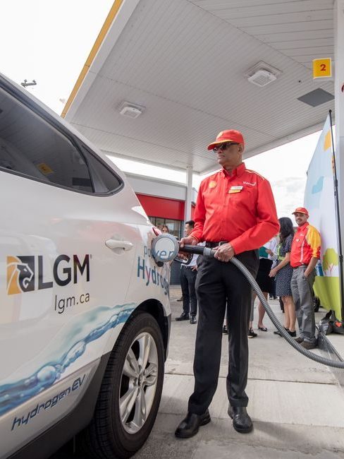 A-Hydrogen-refuelling-station-image-courtesy-of-Shell-1024x684